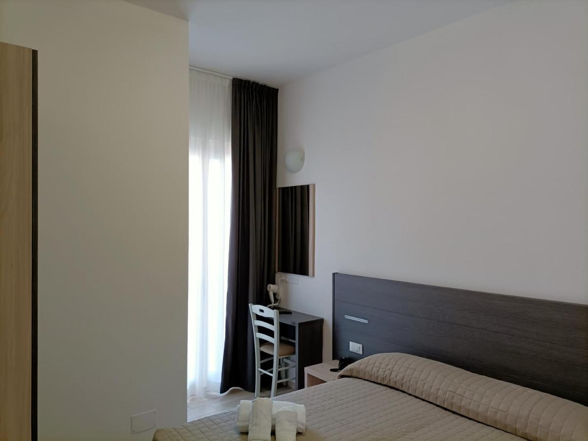 Hotel Bed & Book Rimini Luaran gambar