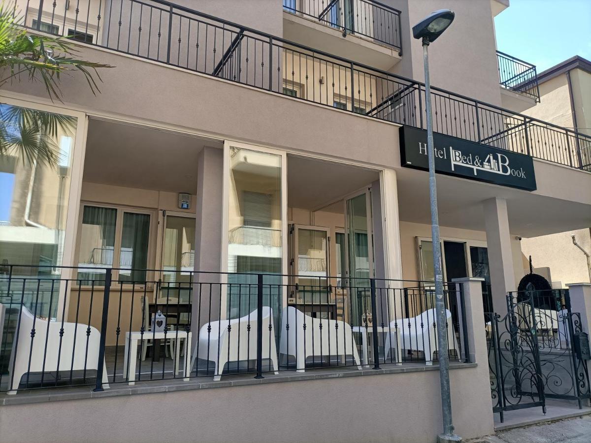 Hotel Bed & Book Rimini Luaran gambar